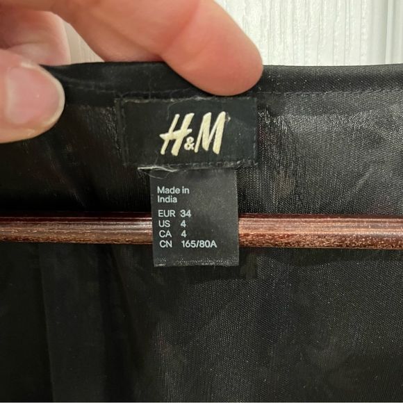 H&M black with multi floral all over print Elastic waist with sash tie size 4 - Picture 4 of 8